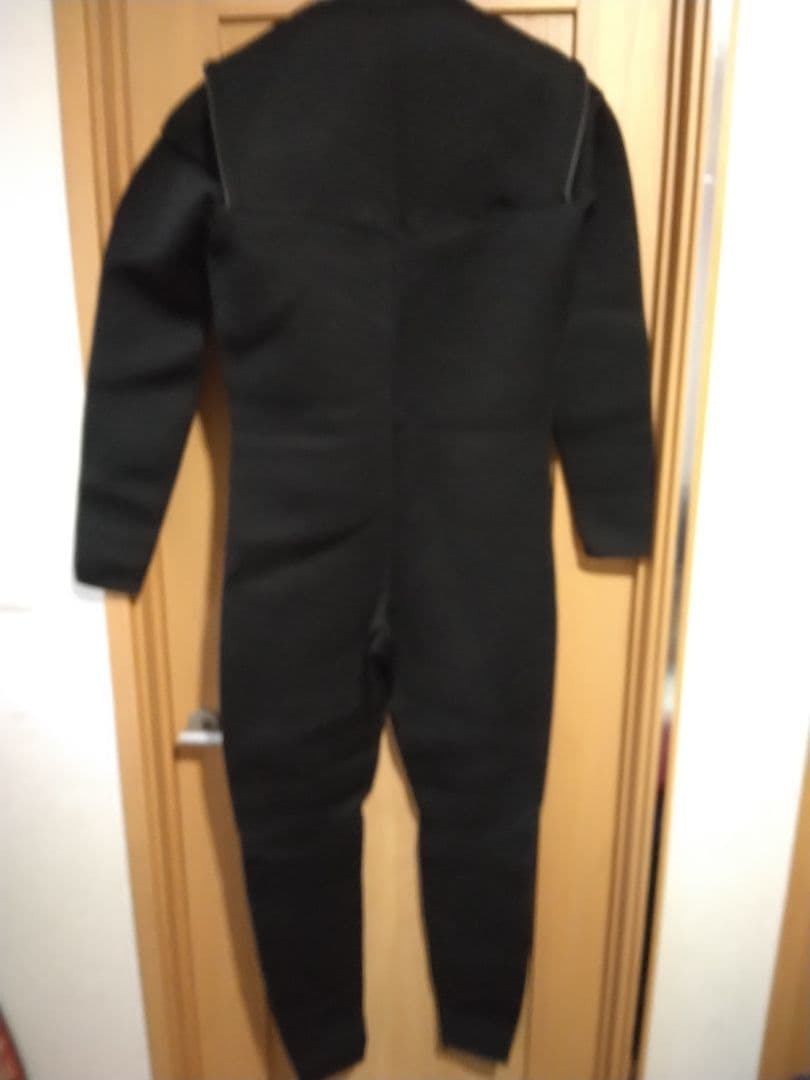 新品未使用ウエットスーツ3mm フロントジッパー　黒　2XL