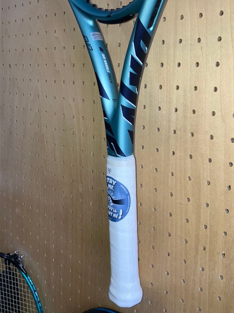 【新商品】BabolaT EVO DRAIVEガット張り付き
