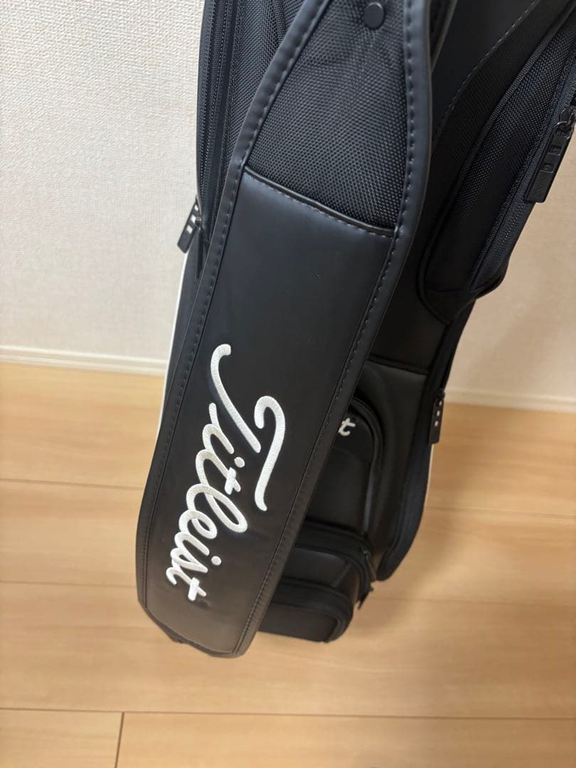 美品　現行品　Titleist キャディバッグ