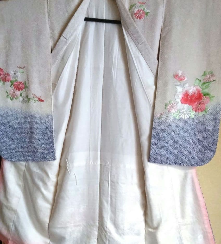 正絹☆本総絞りと駒刺繡☆富貴を象徴する牡丹が優しくも艶やかな7歳七五三向け祝着