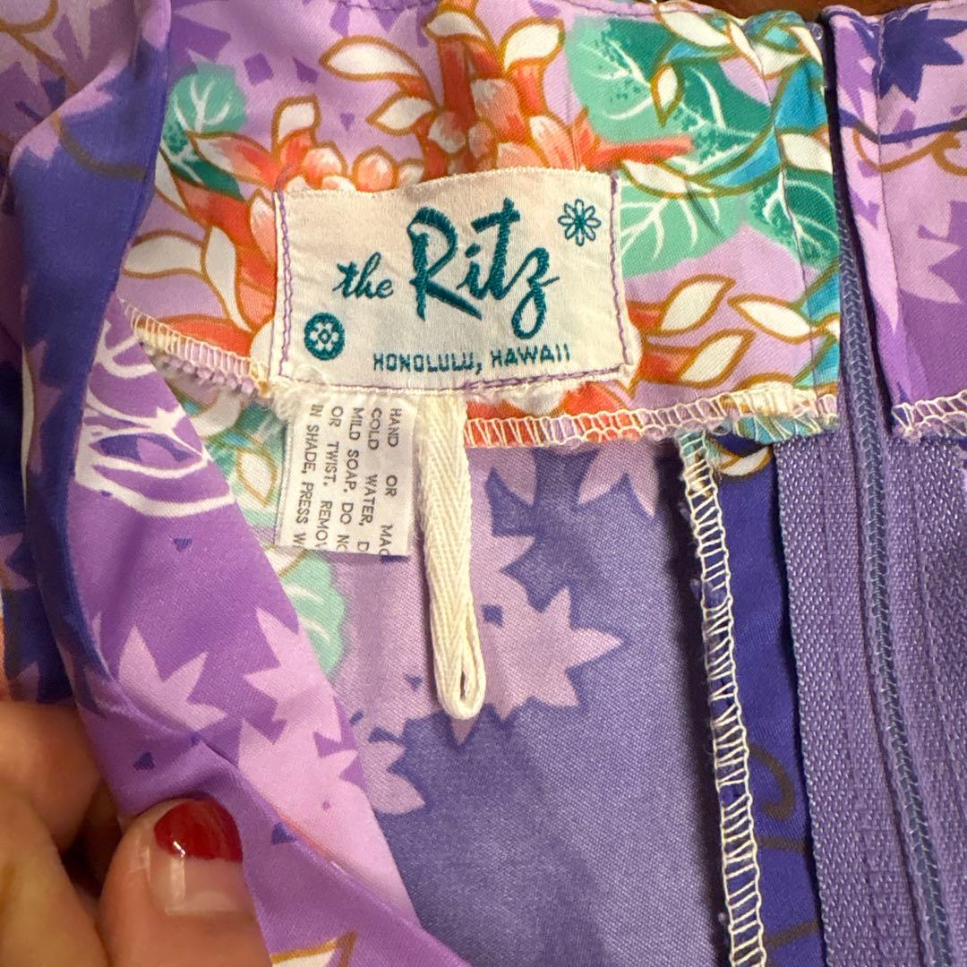 ヴィンテージムームー　ハワイ　the Ritz フラダンスドレス 紫花柄