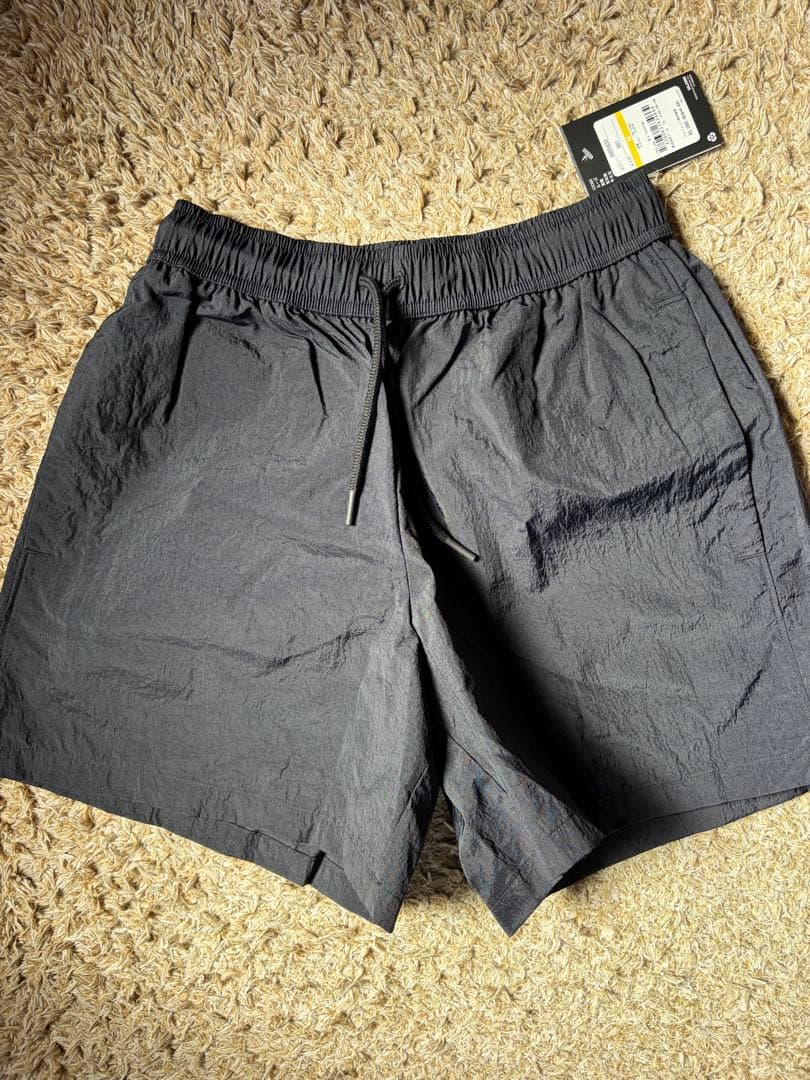 新品　Under Armour ウーブンショートパンツ 2色セット