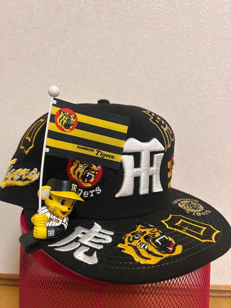 阪神タイガース ニューエラ　NEW ERA 希少初代モデル！トラッキー付き