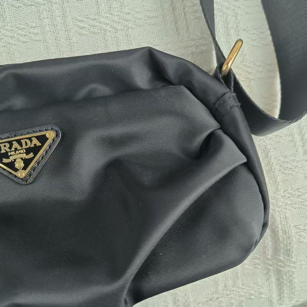 PRADA ノベルティ ブラック ショルダーバック ナイロンk2s