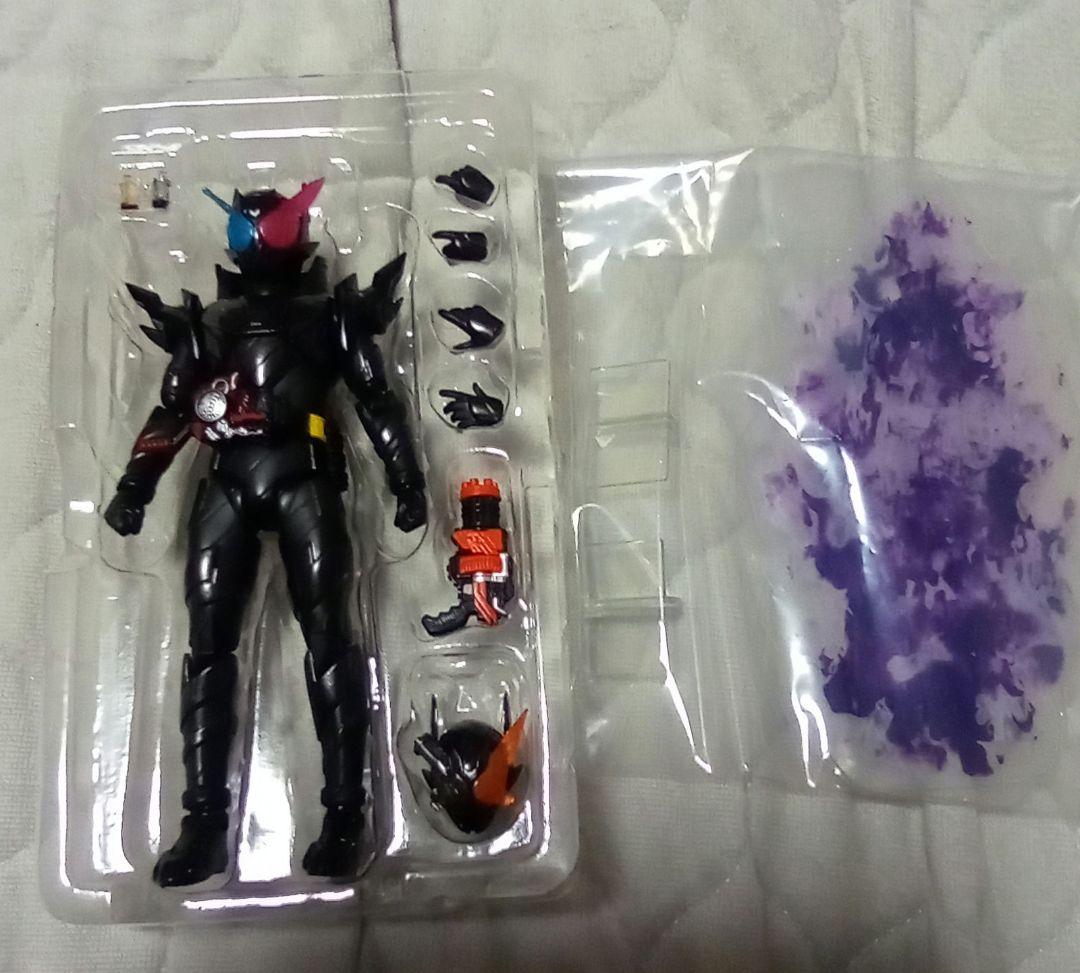 S.H.Figuarts　仮面ライダービルド　ラビットタンクハザードフォーム