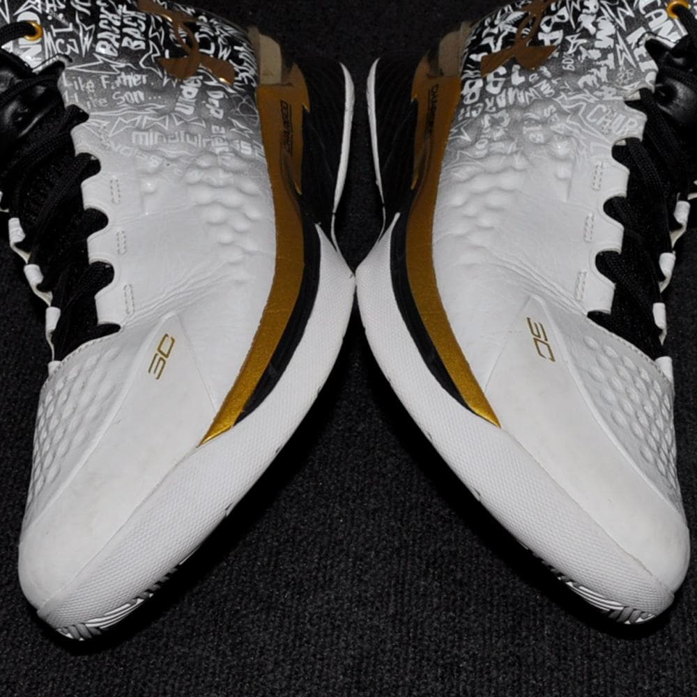 ☺UNDER ARMOUR CURRY 1 (MVP) 27.5