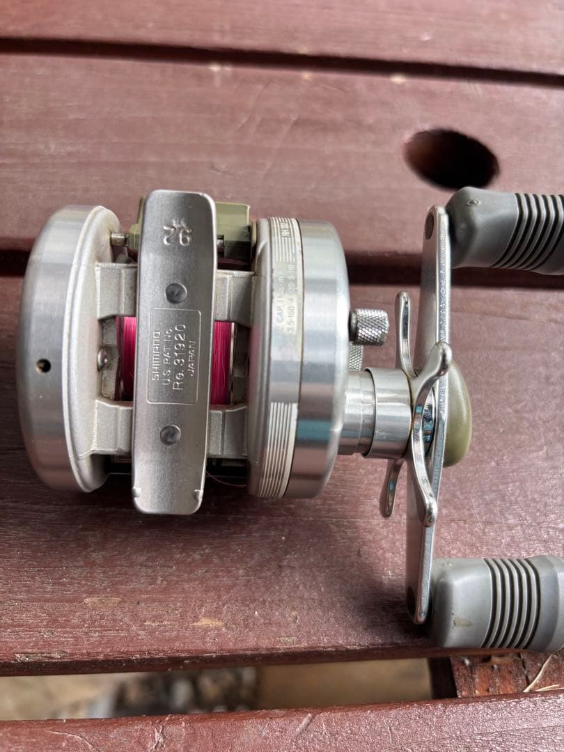 SHIMANO Calcutta 200 ベイトリール シルバー