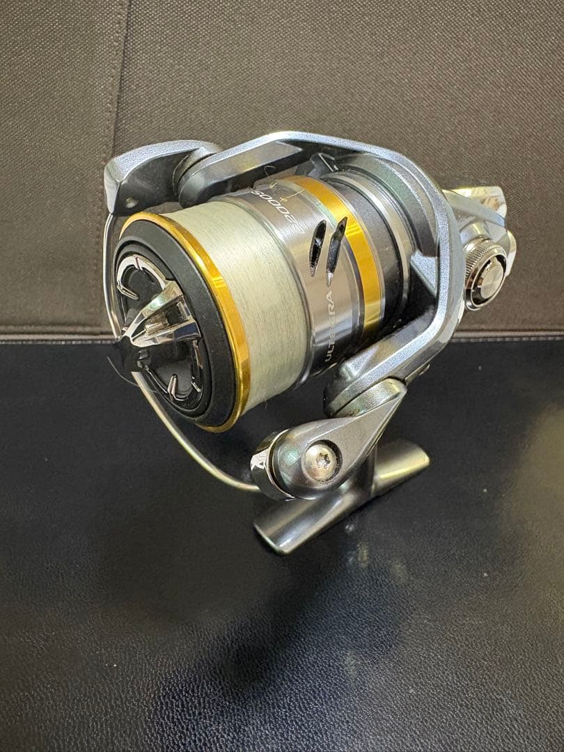 美品⭐︎SHIMANO ULTEGRA C2000HGS-B⭐︎リール