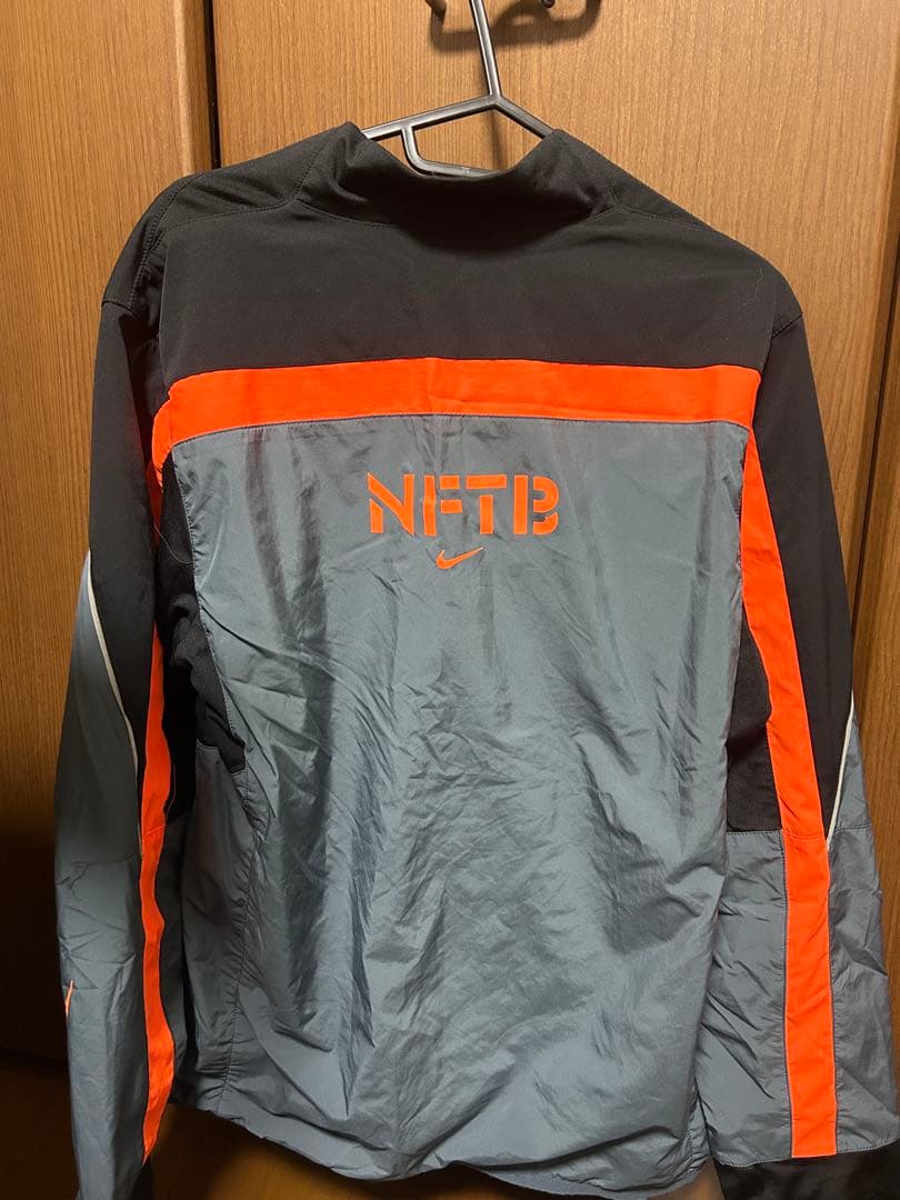 NIKE NFTB 上下
