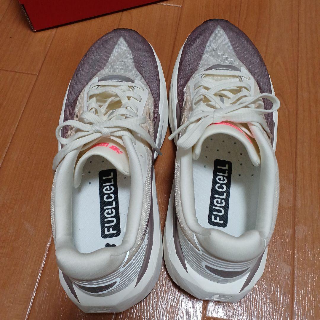 New Balance FuelCell ランニングシューズ