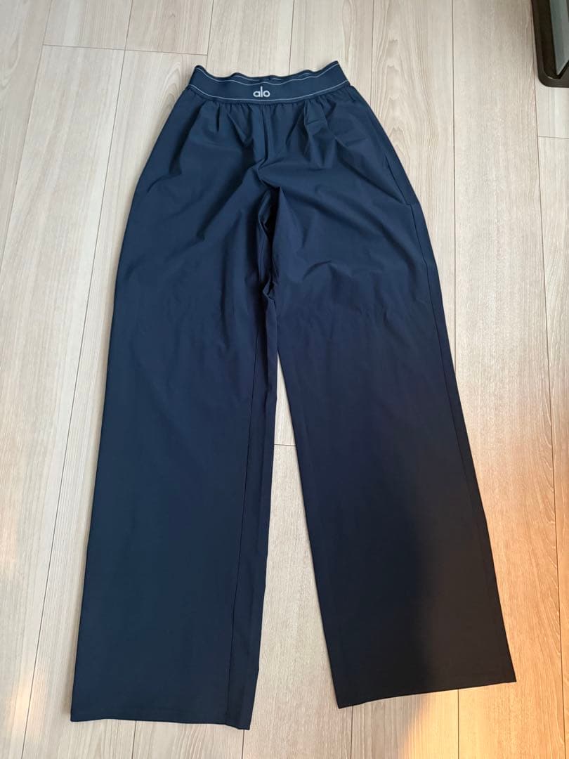 ウォーキング・ランニングウェア Alo Yoga Suit Up Trouser (regular)