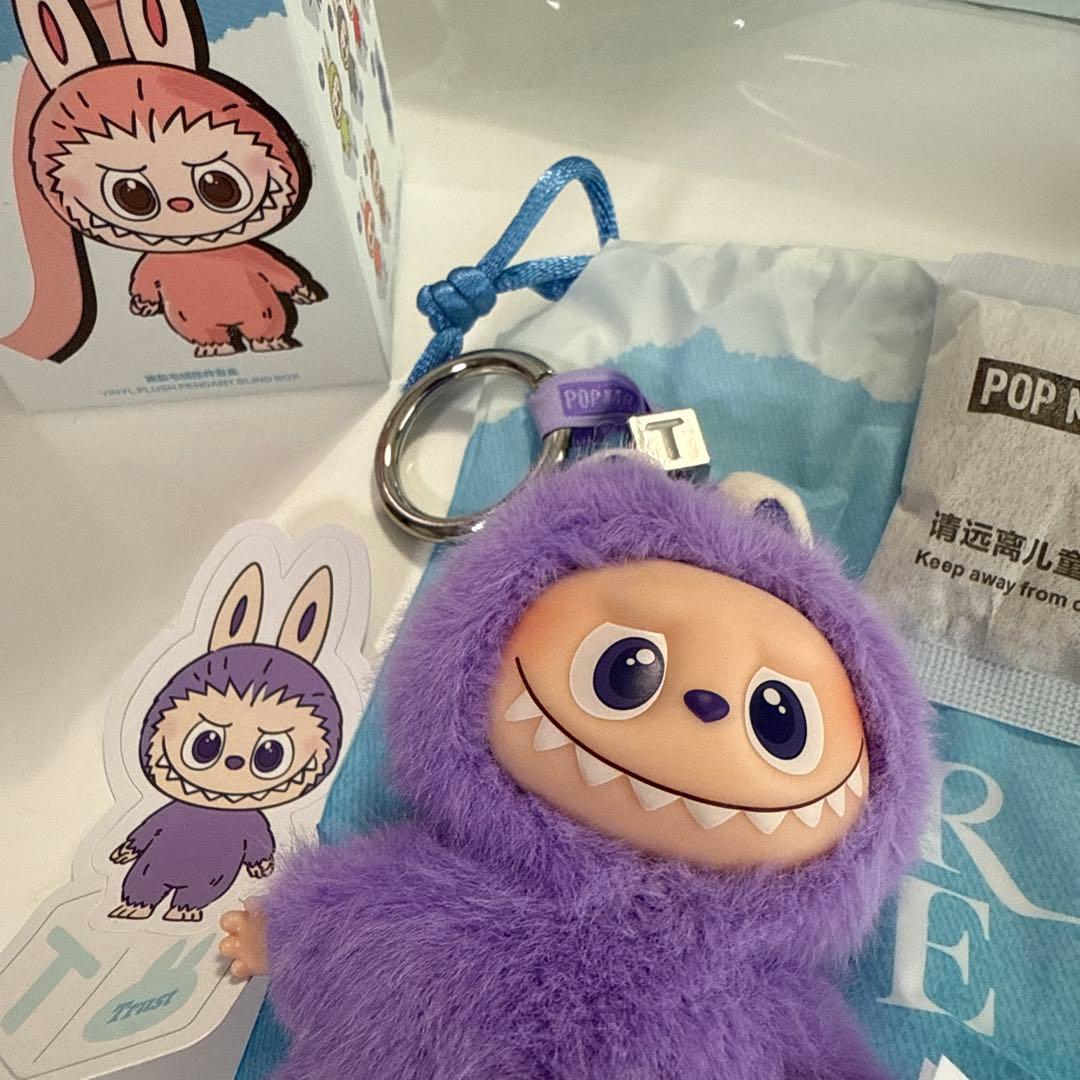 エマ【T Y】THE MONSTER PIN FOR LOVEシリーズ