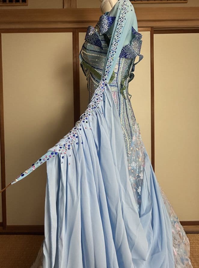 新品未使用✨立体花✨豪華 社交ダンスドレス水色ストーン 競技会、デモ、共演会、M