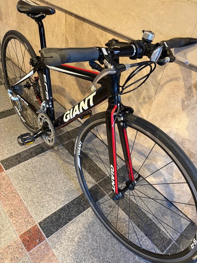 GIANT-FCR-フラットバーロード-手渡しのみでお願いします。