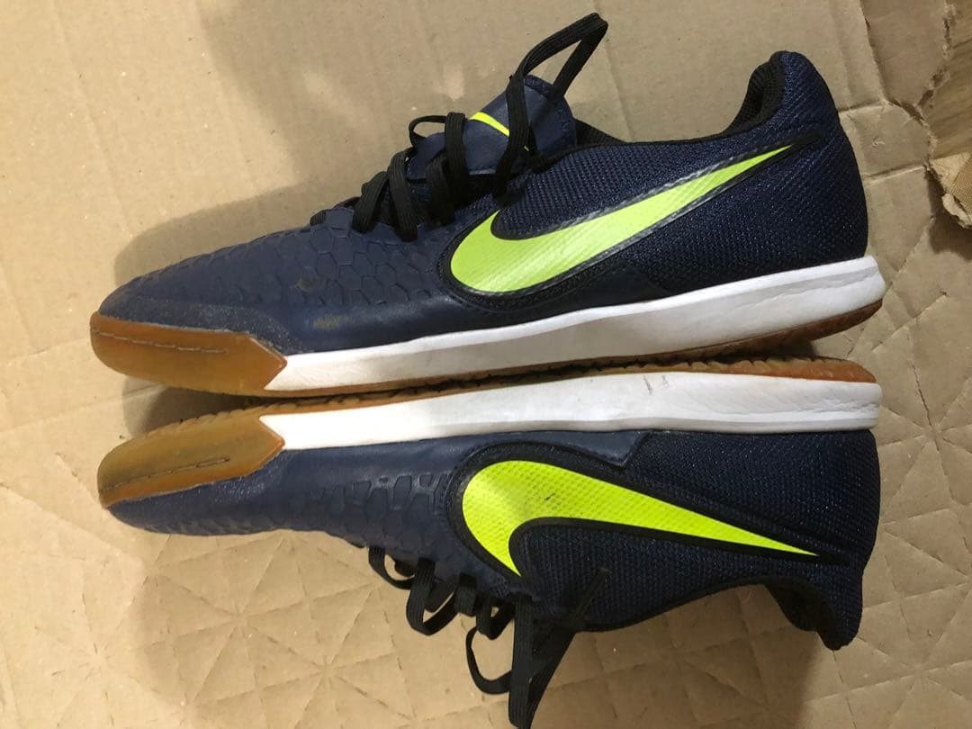 NIKE フットサルシューズ インドア