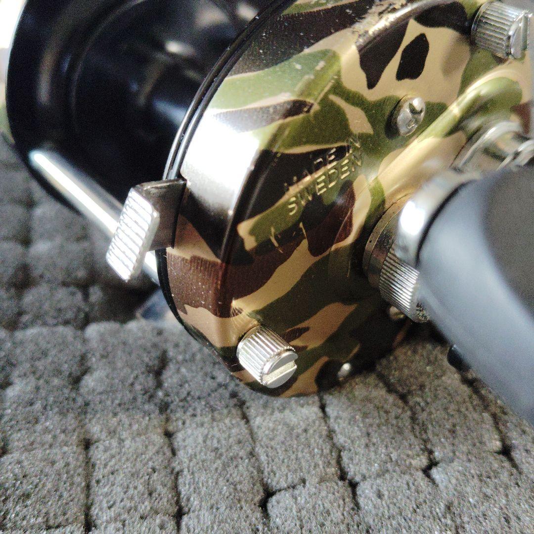 雷魚　アブアンバサダー6500CA CAMO 細かな擦れ傷有り　長期保管品