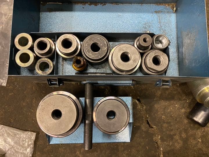 泉精器製作所　手動油圧工具
