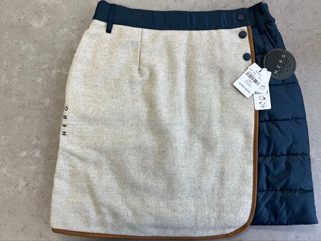 新品 試着のみ HERG1 エルグワン スカート ネイビー/Mサイズ 秋冬 中綿