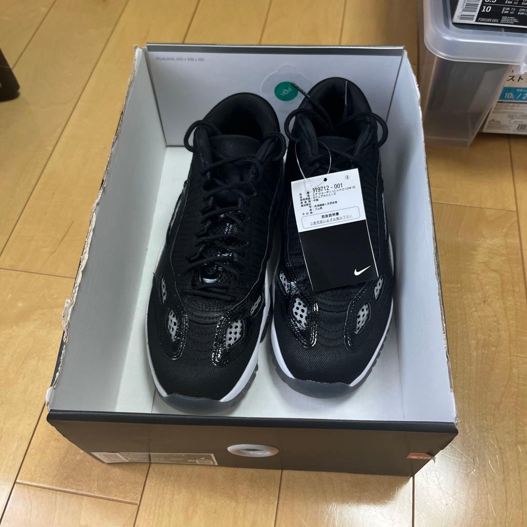 NIKE エアジョーダン11ローIE