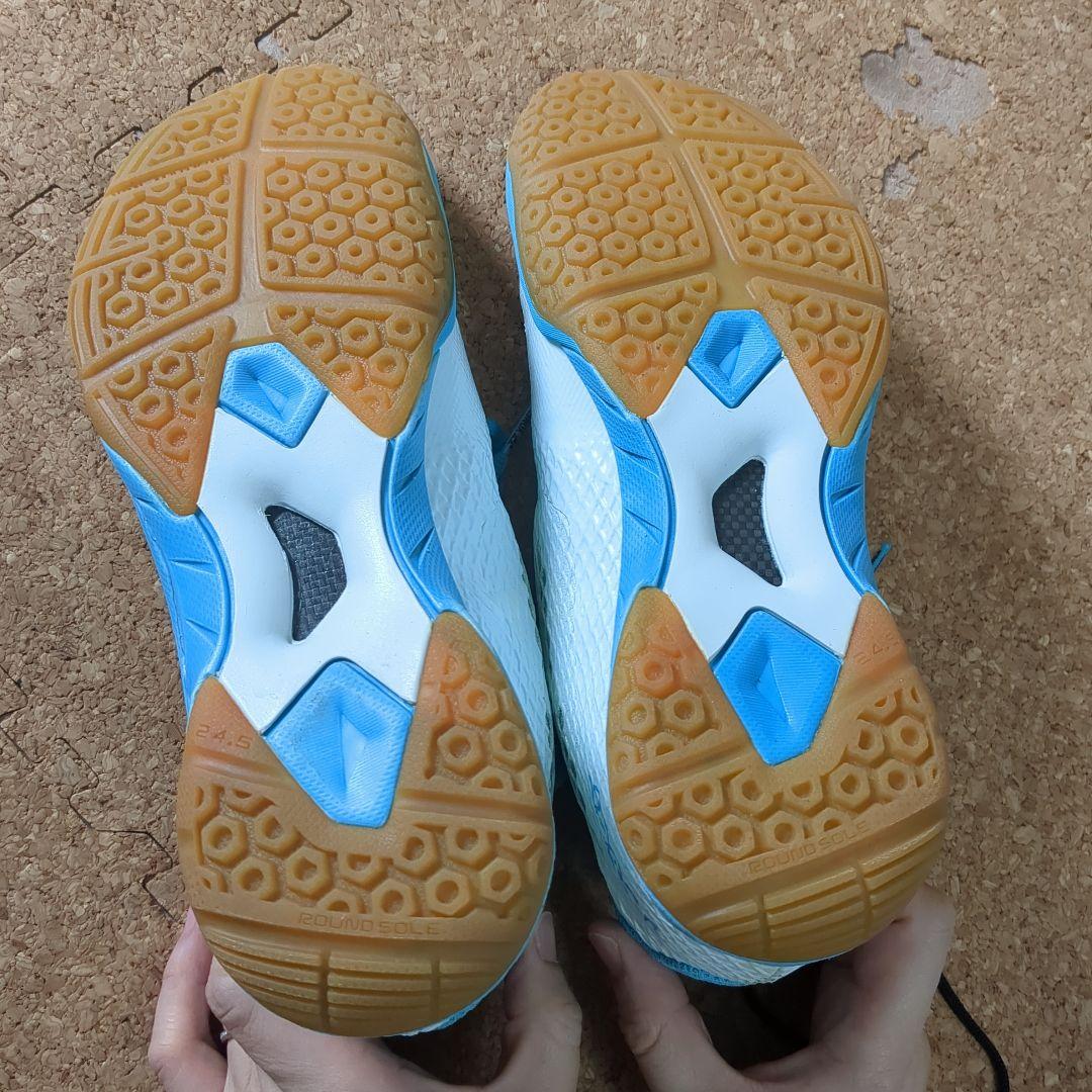 YONEX バドミントンシューズ 24,5