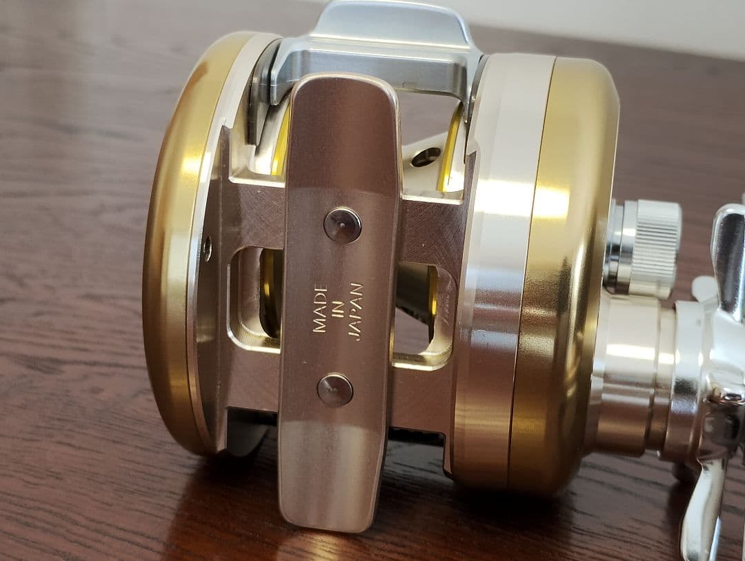 ダイワ　DAIWA　ミリオネア　CVZ205