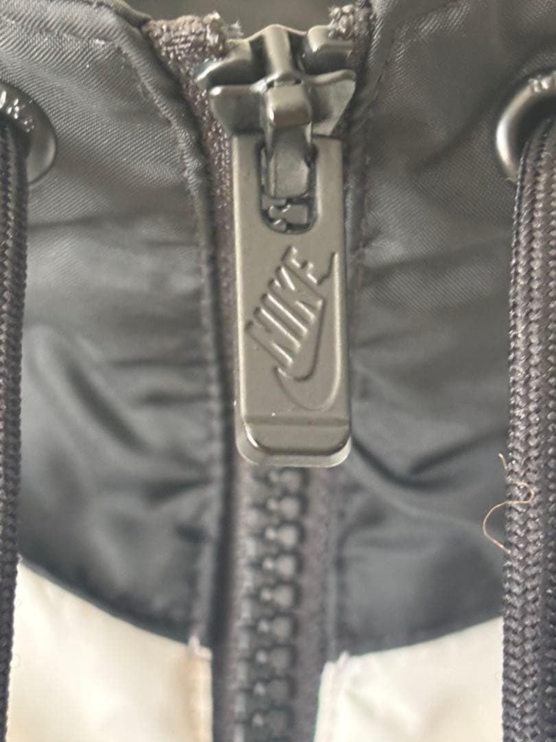 【美品】NIKE ナイロンジャケット ウインドランナー 黒×白 Lサイズ