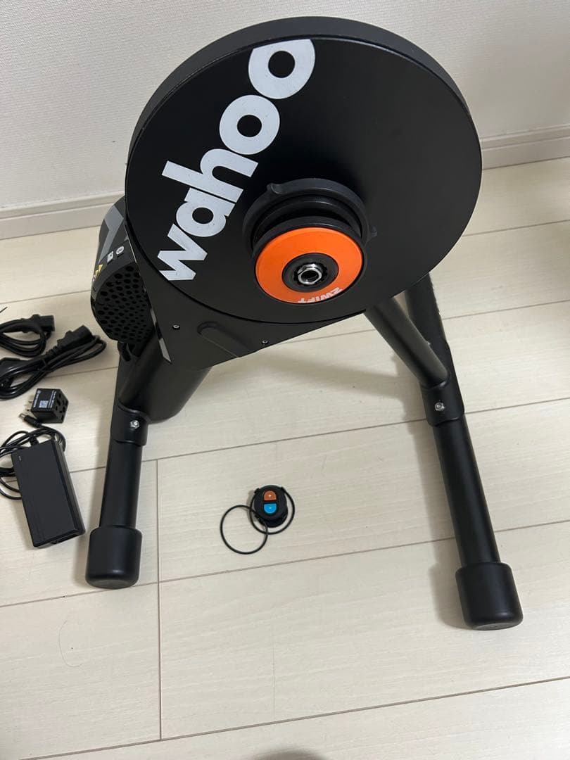Wahoo KICKR CORE トレーニングローラー台