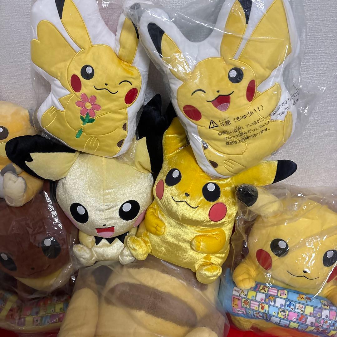 ポケモン　ピカチュウ、イーブイぬいぐるみ　大きいぬいぐるみ　いろいろまとめ売り！