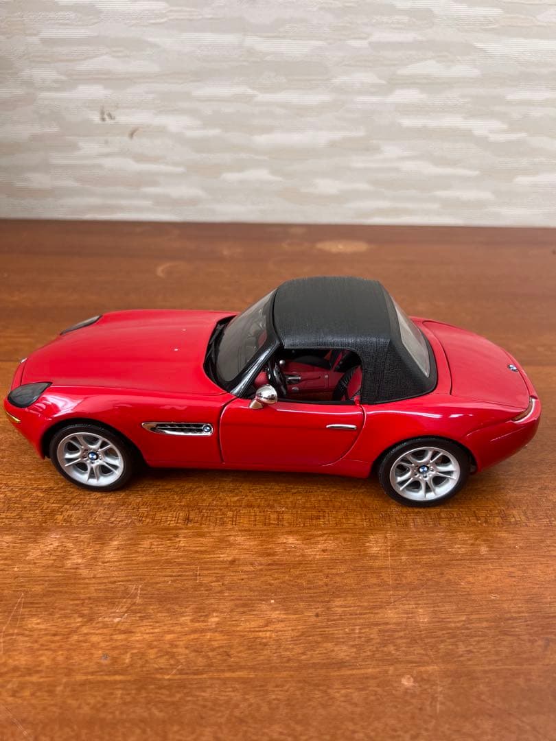 No520 ミニカー1/18 KYOSHO  Z8 Roadstar