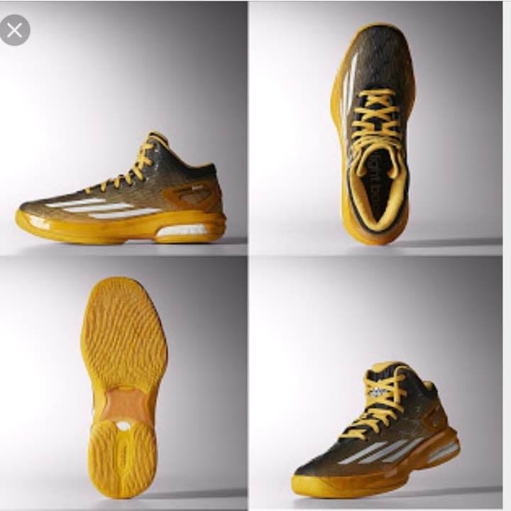 adidas（アディダス）CRAZYLIGHT BOOST