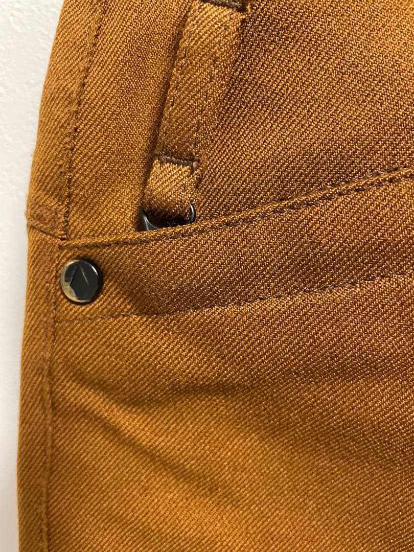VOLCOM フレア スノーボードパンツ ブラウン