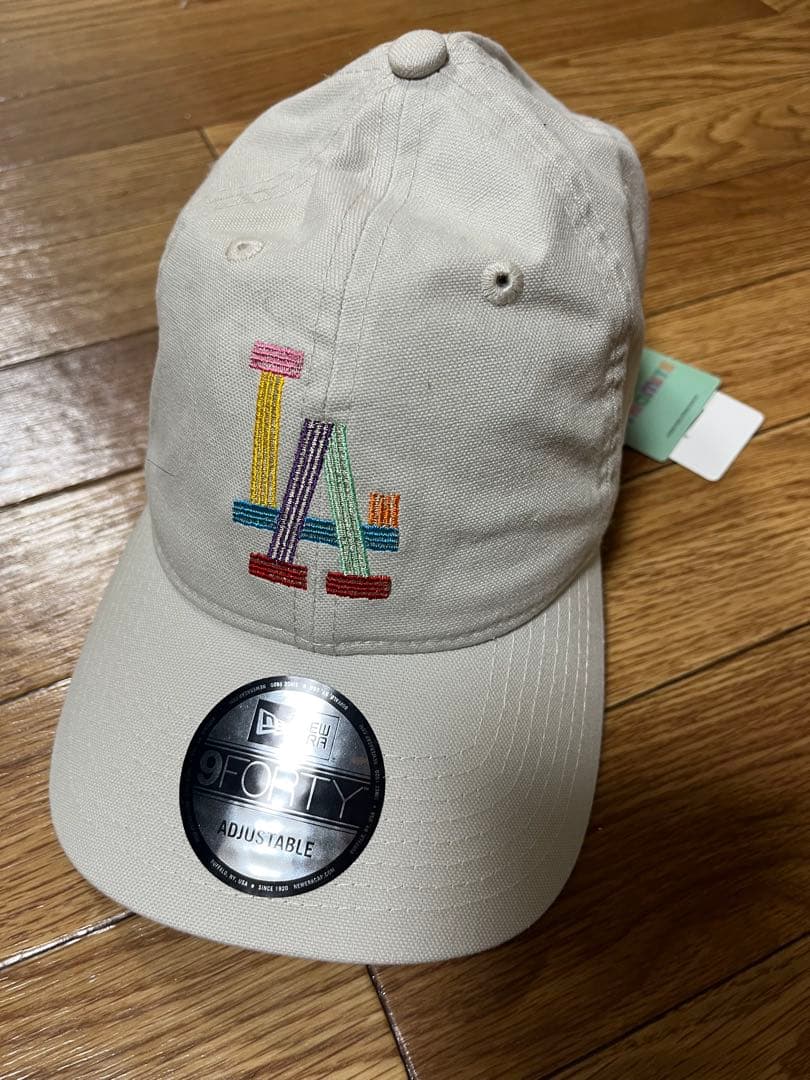 New Era 9FORTY LA刺繍キャップ ベージュ BTS ダイナマイト