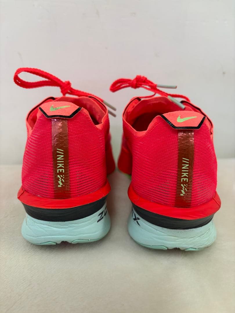 NIKE ヴェイパーフライ4 26.0