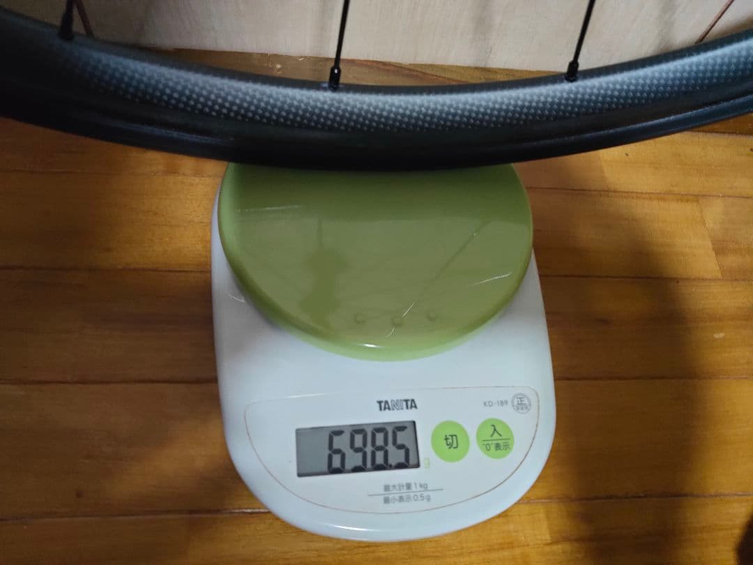 軽量中華製カーボンホイール1150g チューブラー