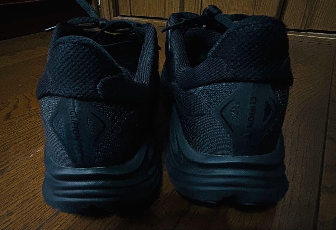 美品　Hoka ホカオネオネ クリフトン10スニーカー 26cmブラック