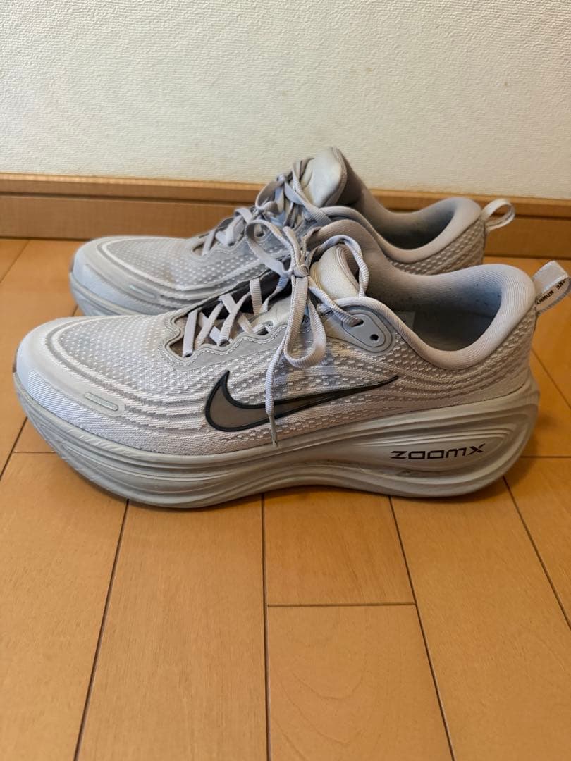 Nike ボメロプラス28センチ