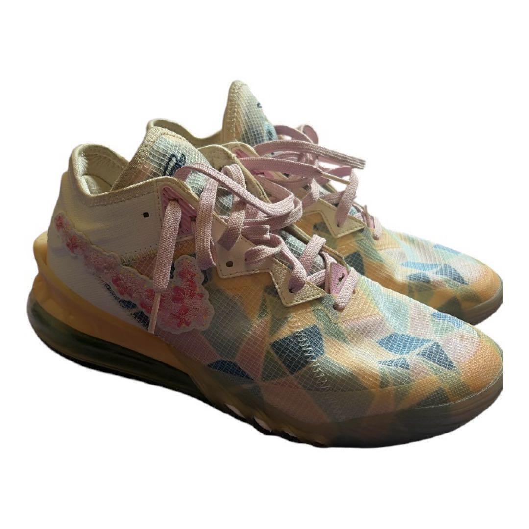LeBron18 low 桜