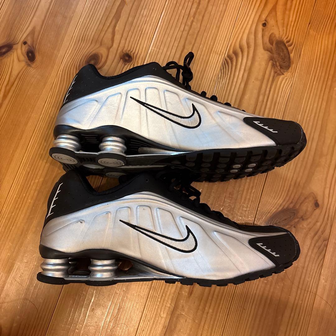 Nike Shox ブラック/シルバー シューズ