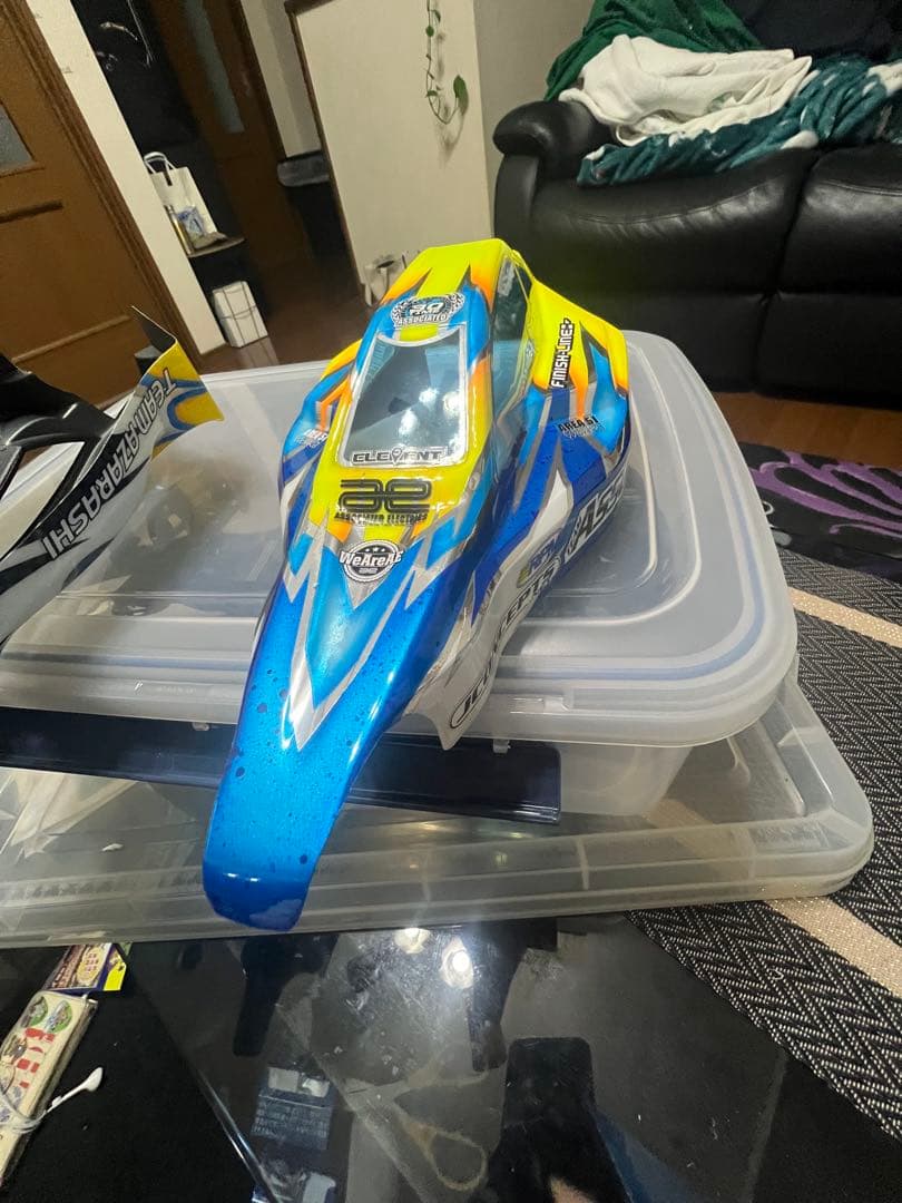 アソシエイテッド　RC10-B4
