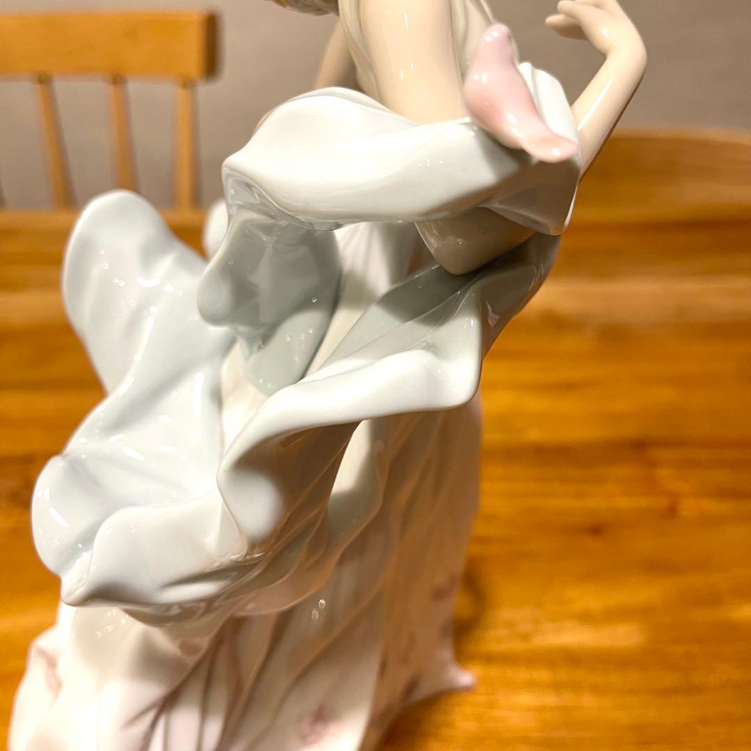 リヤドロ 夏のセレナーデ フィギュリン 人形 置物 インテリア LLADRO
