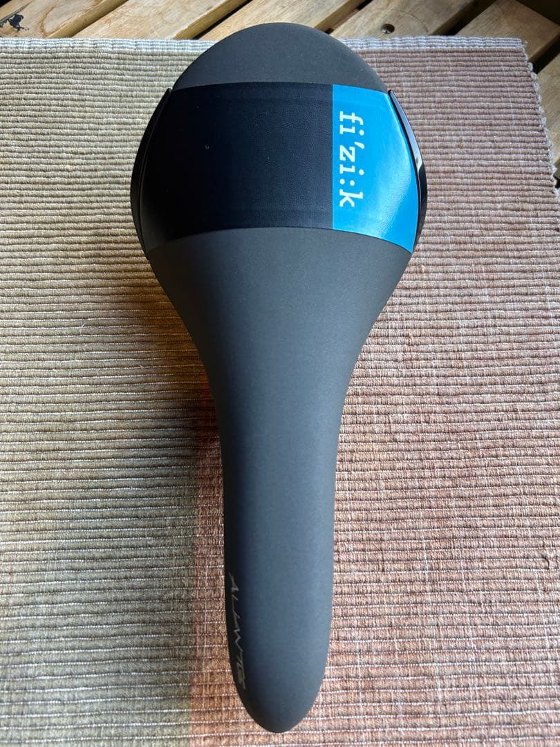 fizik アリアンテ　R3 カーボン　フィジーク　ロードバイク　ピスト