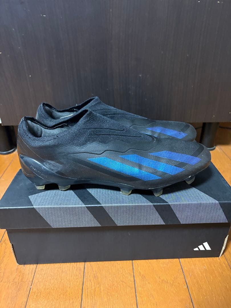 adidas サッカーシューズ ブラック/ブルーFG