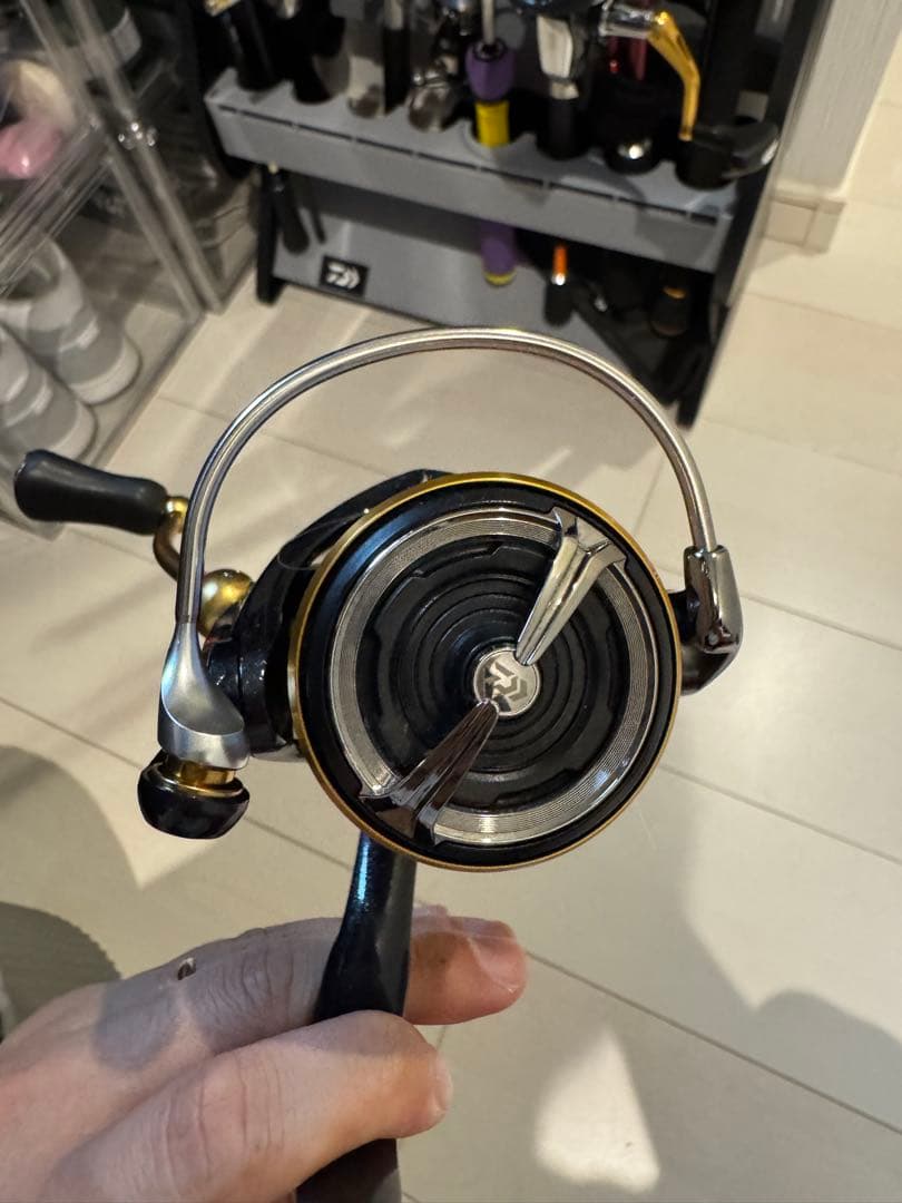 18 LEGALS LT2500S-XH スピニングリール エギング シーバス