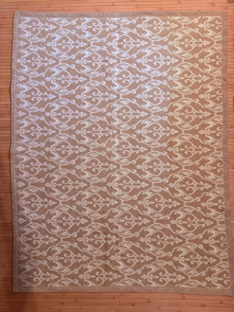 西川産業　【絹毛布】日本製　シルク毛布　140×200㎝ FVM0659806
