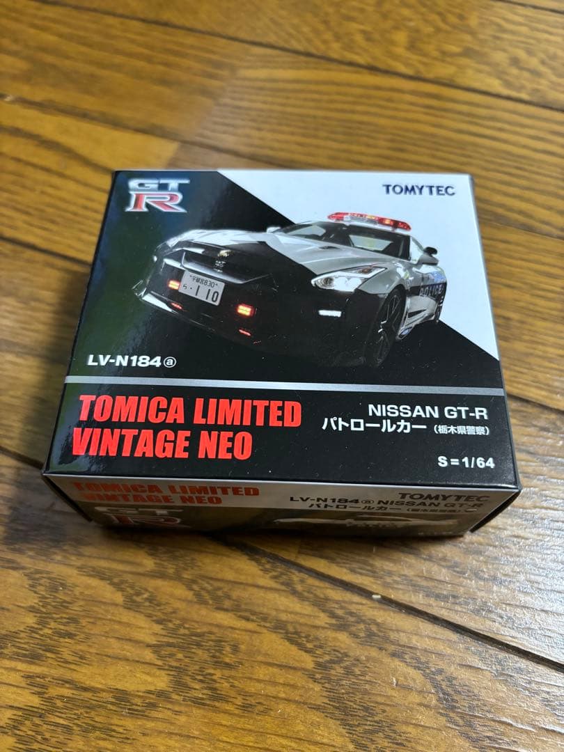 トミカリミテッド　ビンテージネオ　GT-R パトロールカー