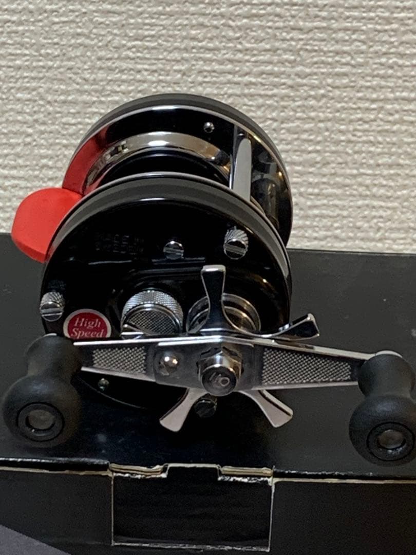 ABUアンバサダー5600C赤ベロ未使用品