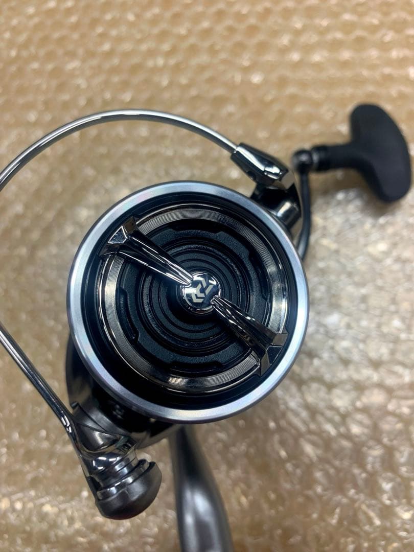 【新品未使用】ダイワ 25 カルディア LT3000S-CXH スピニングリール