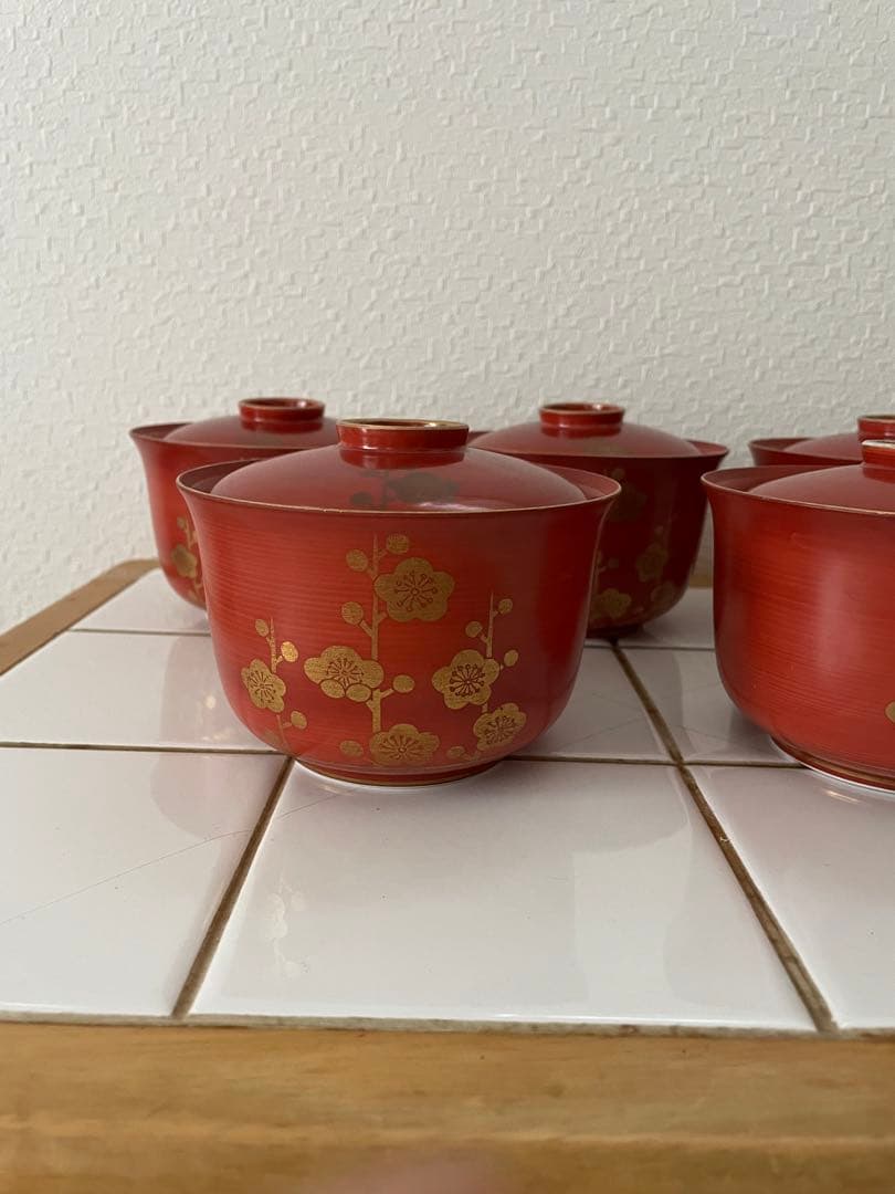 5客 橘吉 飯碗 梅 赤絵 金彩 雑煮椀 お盆 お正月小鉢蓋つき煮物碗 丼鉢