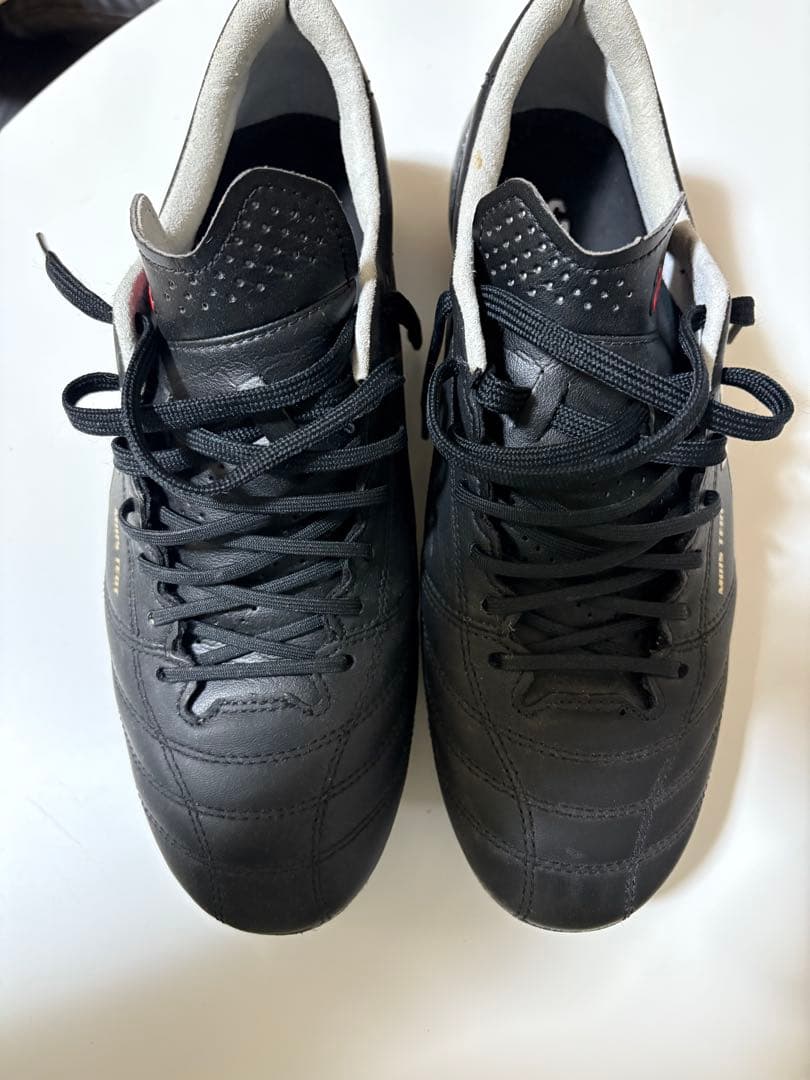 asics サッカーシューズ 黒