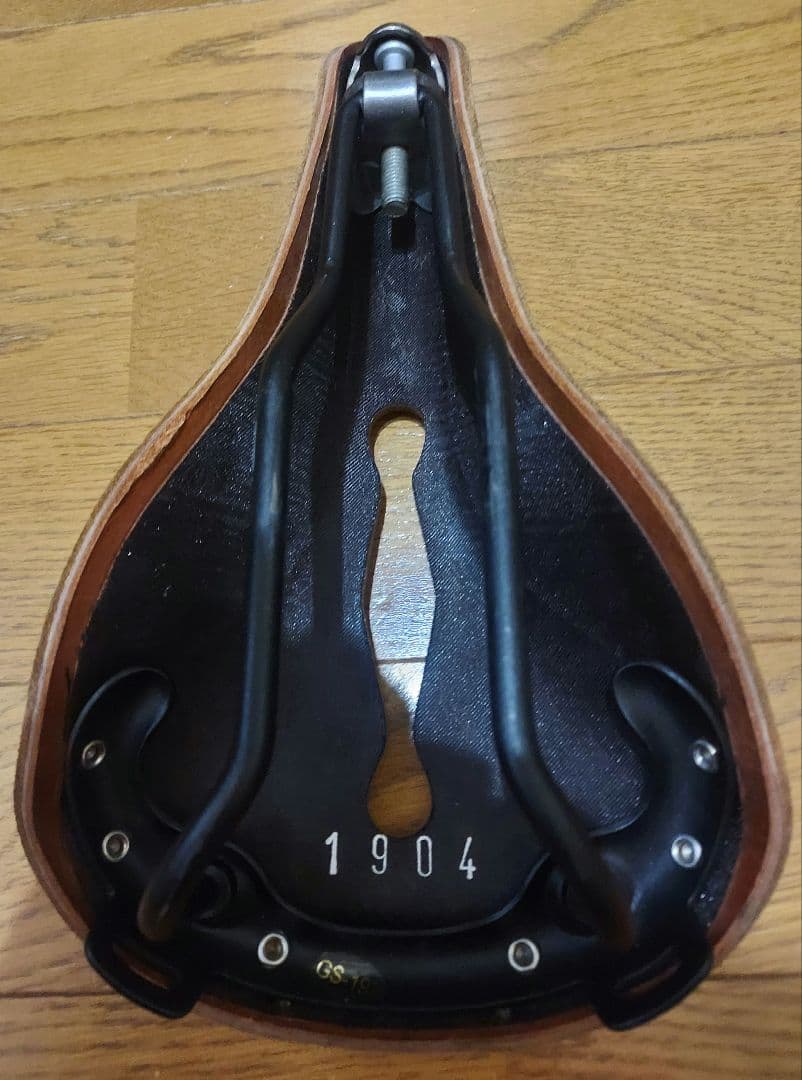 MULLER　ミューラー　レザーサドル ナチュラル　本革　中古美品